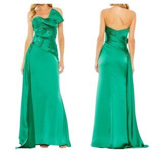 Mac Duggal Strapless Green Gown with Bow Detail Size 14 NWT Style 20585